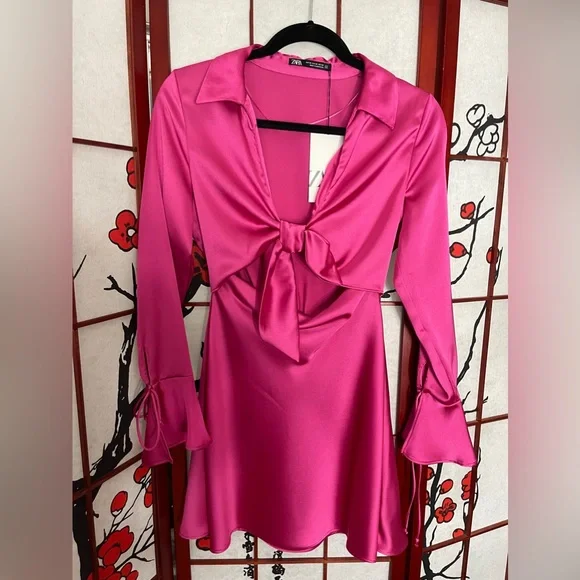 pink cut out dress zara Pink zara midi satin dress with cut-outs. Size XS